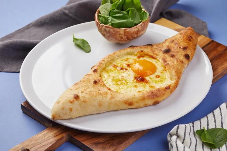 Хачапури по-аджарски